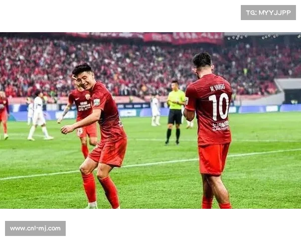 足球记者与媒体报道形式创新 内容呈现更加多元化